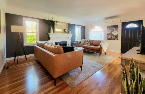 Old Southwest House | Charming Midtown Reno Cottage Near Riverwalk & Spa Amenities