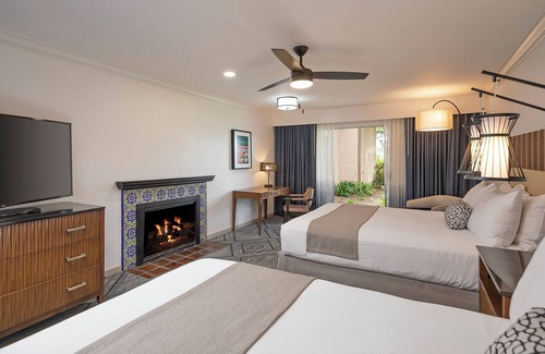 Half Moon Bay Hotel | Relax at Half Moon Bay Lodge with Pool and Spa Amenities