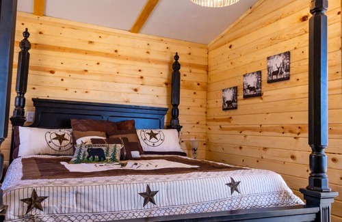 Pinedale Resort | Explore Half Moon Lake Lodge: Pet-Friendly Retreat Awaits