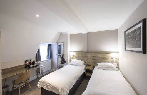 Sherborne Hotel | Discover Half Moon, Sherborne: Family-Friendly Getaway