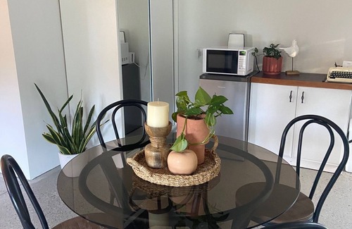 Halfway Creek Apartment | Pet-Friendly Retreat at Halfway Creek Studio - Rated 9/10