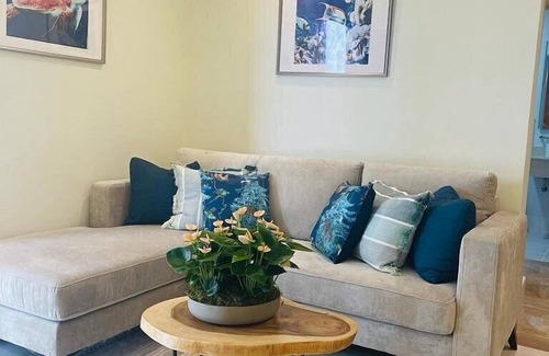 Villa Hermosa Hotel | Halibut Hotel: Family-Friendly with Pool and Spa Amenities