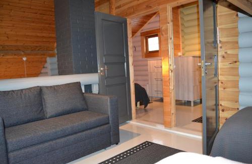 Kehys-Kainuu Apartment | Pet-Friendly Hallanpoika Mökki: Family Retreat Awaits!