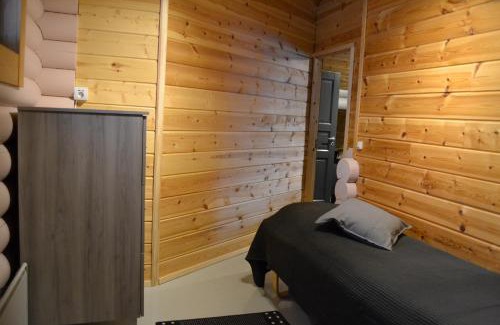 Kehys-Kainuu Apartment | Pet-Friendly Hallanpoika Mökki: Family Retreat Awaits!