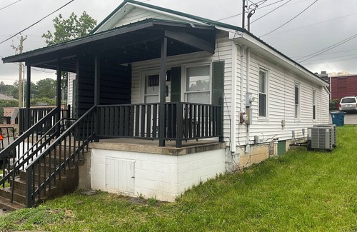 Georgetown House | Hallelujah Acres Side 2