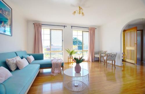 Hallett Cove House | Family-Friendly Hallett Cove House with Fast Wifi & 5 TVs