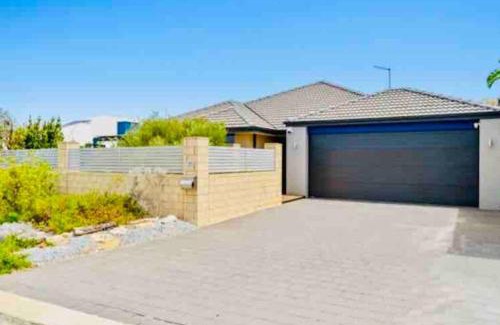 Halls Head House | Experience Halls Head Beach Haven with Private Ocean Views