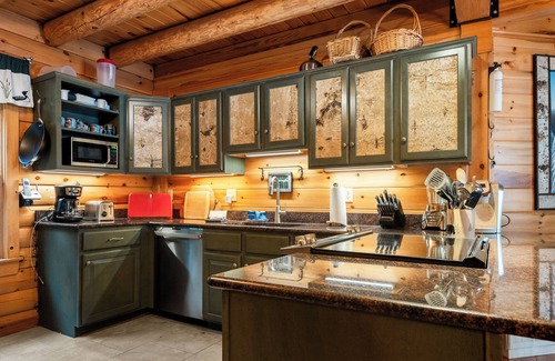 Rangeley Plantation House | Pet-Friendly Halls on Mooselookmeguntic with Lake Views
