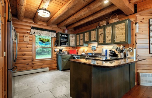Rangeley Plantation House | Pet-Friendly Halls on Mooselookmeguntic with Lake Views
