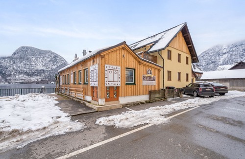Hallstatt House | Top-Rated Hallstatt Lakeside Retreat for Family Adventures