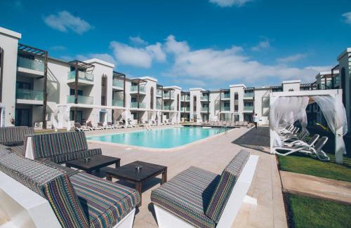 Santa Maria Resort | Relax at Halos Casa Resort with Oceanfront Amenities