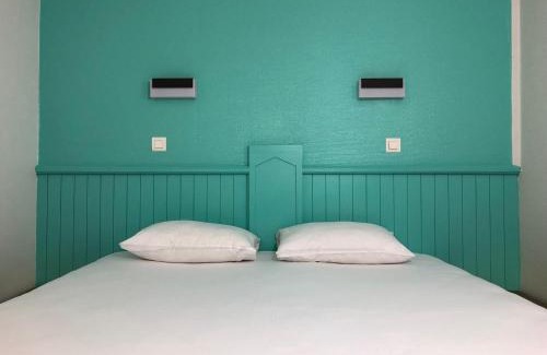 Lattes Hotel | Halt Hotel: Embrace Independent Hospitality with Dining