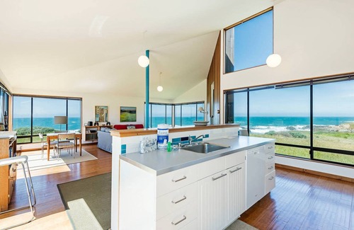 Sea Ranch House | Haltwhistle West w/Ocean Views!