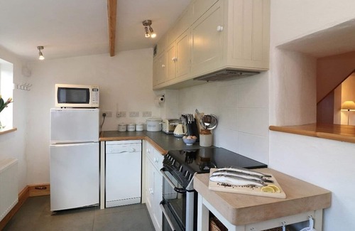 Penryn Cottage | HALVOSSO: Pet-Friendly Retreat with Cozy Open Fire