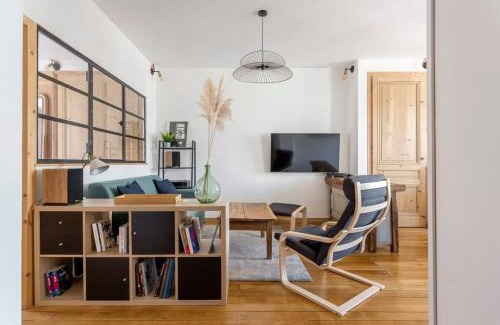 Saint Michel - Mairie Apartment | Family-Friendly Hamac Suites - Le Renan for 4 Guests