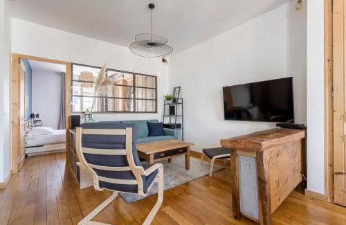 Saint Michel - Mairie Apartment | Family-Friendly Hamac Suites - Le Renan for 4 Guests