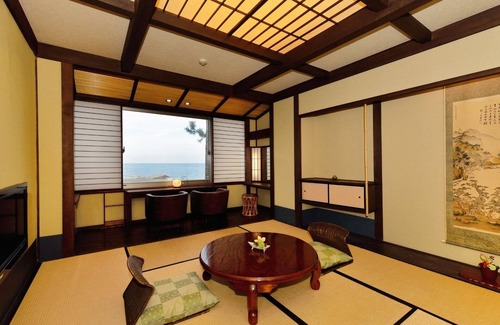 Futami Hotel | Experience Ise Bay at Hamachiyokan: Family-Friendly Retreat