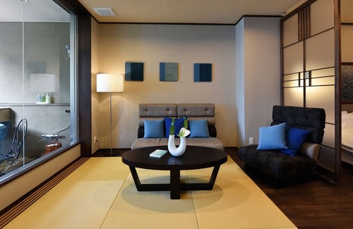 Futami House | Hamachiyokan: Eco-Friendly Escape with Spa & Breakfast