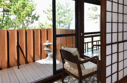 Futami House | Hamachiyokan: Eco-Friendly Escape with Spa & Breakfast