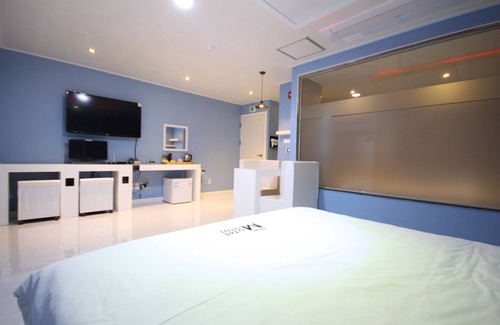 Haman Hotel | Eco-Friendly Haven: Haman The Moon with Breakfast & Hot Tub