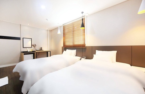 Haman Hotel | Eco-Friendly Stay at Haman W with Family Amenities
