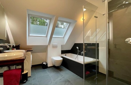 Garstedt Apartment | Explore Hamburg: Freshly Renovated 100qm in the Heart