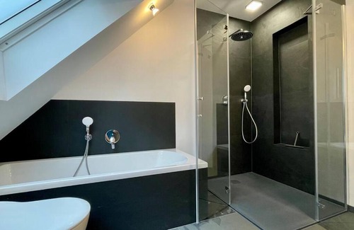 Garstedt Apartment | Explore Hamburg: Freshly Renovated 100qm in the Heart
