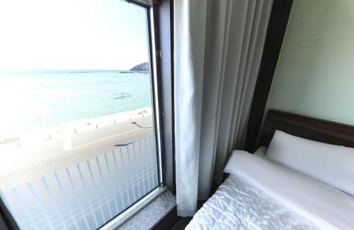 Jocheon House | Discover Family-Friendly Comfort at Hamduk Pungkyungchae