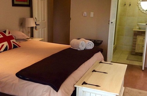 Bluff House | Discover Hamelin Guest House: Top-Rated with Pool & Breakfast