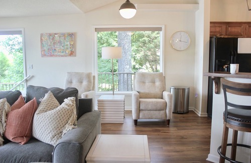 Rockwell House | Unforgettable Hamilton Happy Place with Million Dollar Views