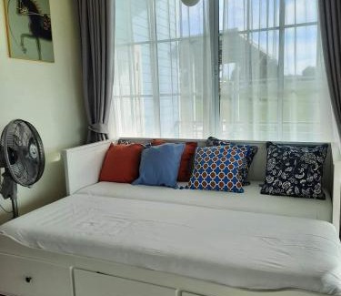 Pak Chong House | Top-Rated Hamilton House with Pet-Friendly Amenities
