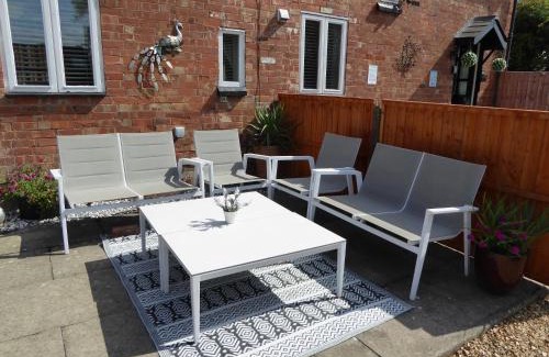 Saintbury House | Cozy Hamlet Cottage for 3-4 in Stratford upon Avon