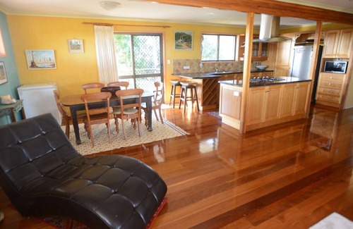 Dunwich House | Serene Island Retreat with Hammocks and Spectacular Views