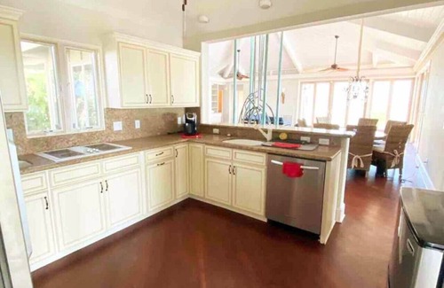 Sugarloaf Key House | Cozy Bungalows at Sugarloaf Beach with Oceanfront Views