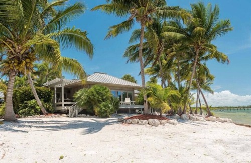 Sugarloaf Key House | Cozy Bungalows at Sugarloaf Beach with Oceanfront Views