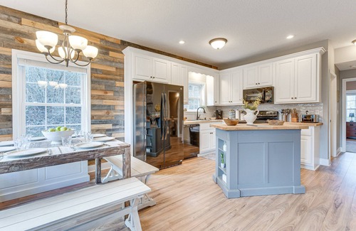 Murphy House | Inviting Creekside Murphy Retreat: Cozy Fireplace & Views