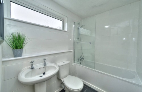 Stevenage House | Discover Hampson House Stevenage with Family-Friendly Amenities