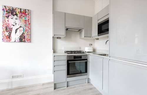 Hampstead Condo | Bright & Cheerful Retreat in Hampstead Village - Family Friendly