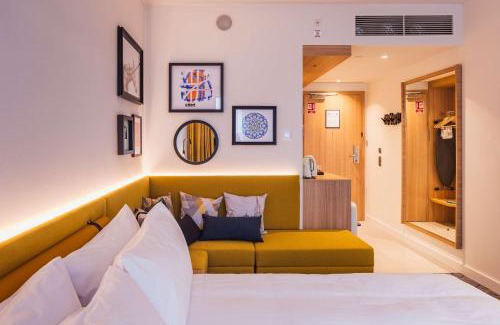 Srodmiescie Hotel | Discover Hampton by Hilton Łódź City Center – 9/10 Rated Stay