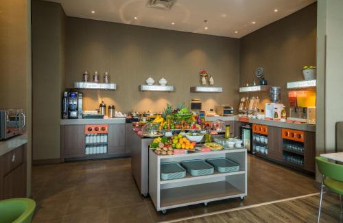 Calle 26 Hotel | Convenient Stay at Hampton By Hilton Bogota Airport