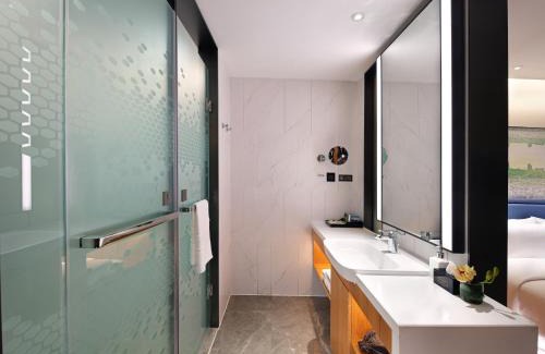 Tianhebei Hotel | Discover Hampton by Hilton Guangzhou with Free Shuttle Service