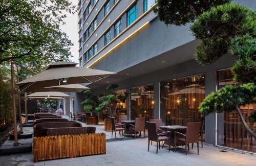 Downtown Hangzhou Hotel | Discover Hampton by Hilton Hangzhou West Lake - 4-Star Stay