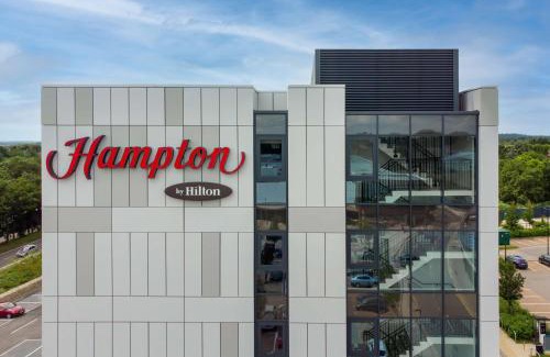 High Wycombe Hotel | Discover Hampton by Hilton High Wycombe: Family-Friendly Stay