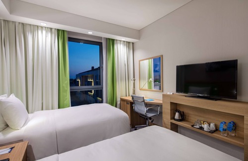 Zeytinburnu Hotel | Top-Rated Hampton by Hilton Istanbul Zeytinburnu Awaits You