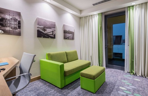 Zeytinburnu Hotel | Top-Rated Hampton by Hilton Istanbul Zeytinburnu Awaits You