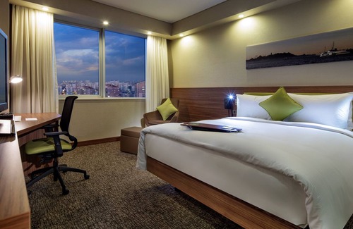 Basaksehir Hotel | Modern Stay at Hampton by Hilton Istanbul Kayasehir