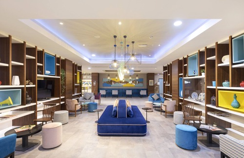 Basaksehir Hotel | Modern Stay at Hampton by Hilton Istanbul Kayasehir