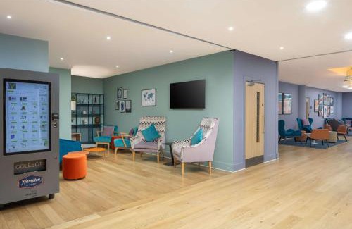 Gatwick Hotel | Convenient Hampton by Hilton London Gatwick Airport Stay