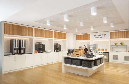 Gatwick Hotel | Convenient Hampton by Hilton London Gatwick Airport Stay