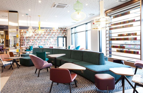 Hallbergmoos Hotel | Eco-Friendly Comfort at Hampton by Hilton Munich Airport South